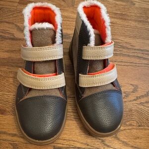 Ugg Rennon II. NEW with out box. Kids' Black and Brown Shoes with Velcro Straps
